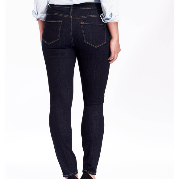 Old Navy Curvy Profile Skinny Jeans - Picture 2 of 8